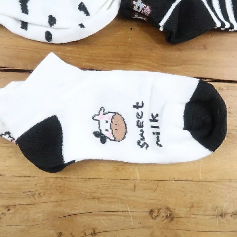 5 PAIR BLACK & WHITE WHIMISCAL COW PRINT ANKLE SOCKS WOMENS SIZE 5 TO 8 NWT